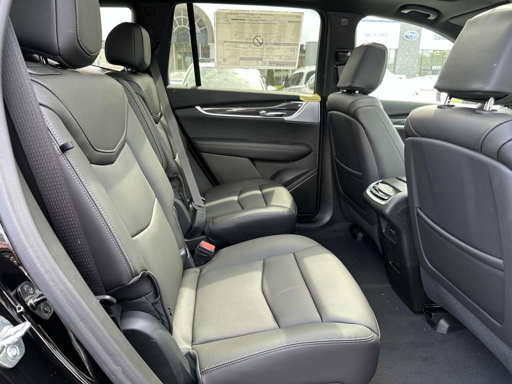 New 2025 Cadillac XT6 Sport w/ Technology Package AWD/4WD image 11