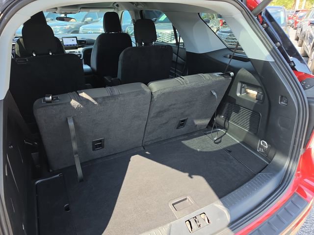 Used 2024 Ford Explorer XLT image 6