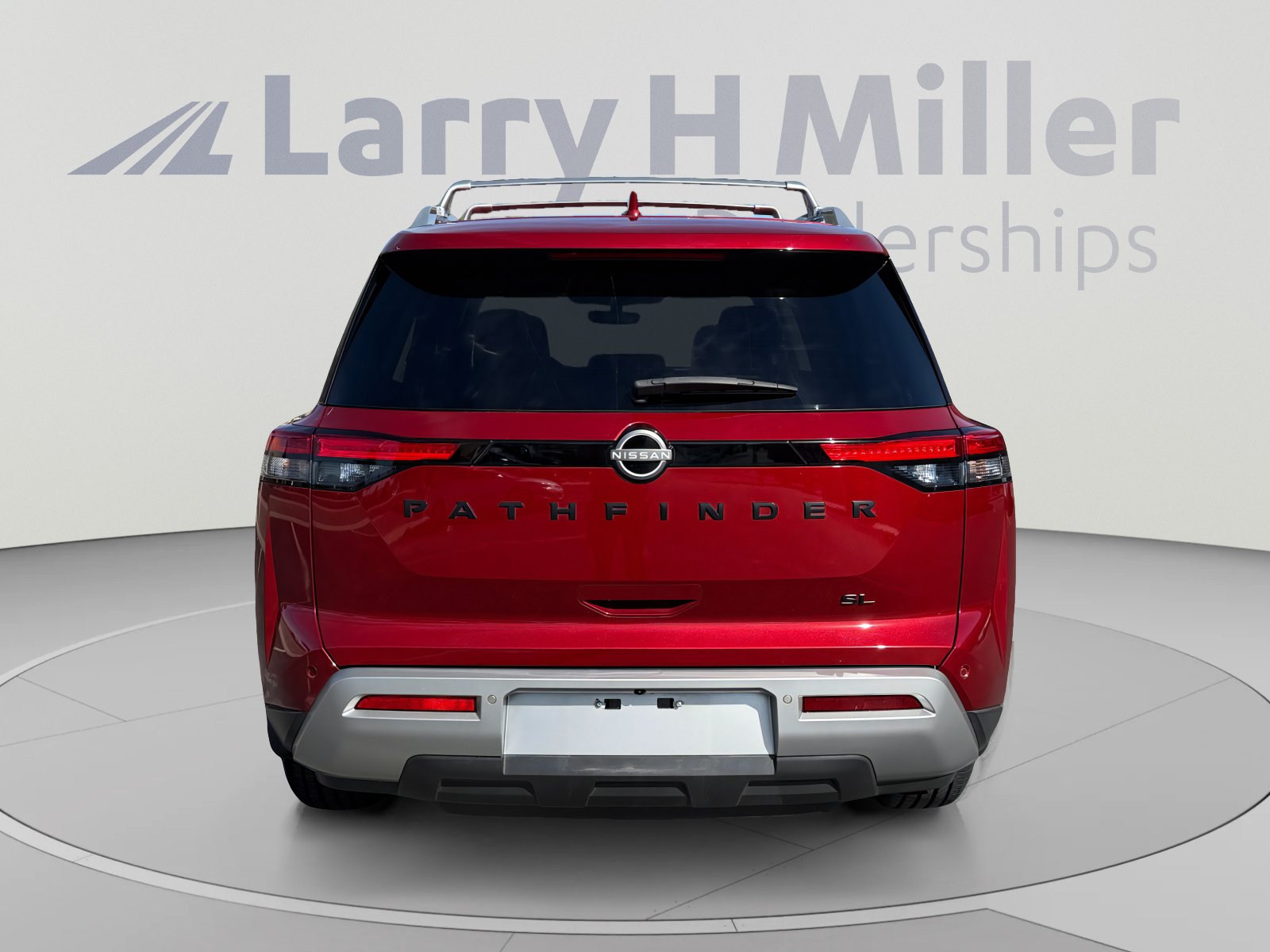 Used 2023 Nissan Pathfinder SL w/ Lighting Package (N92) FWD image 4