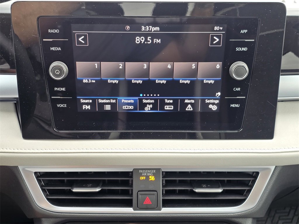 New 2026 Volkswagen Taos SE image 12