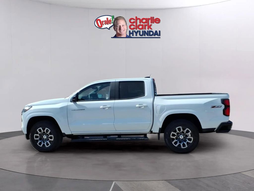 Used 2024 Chevrolet Colorado Z71 w/ Z71 Convenience Package 2 AWD/4WD image 2