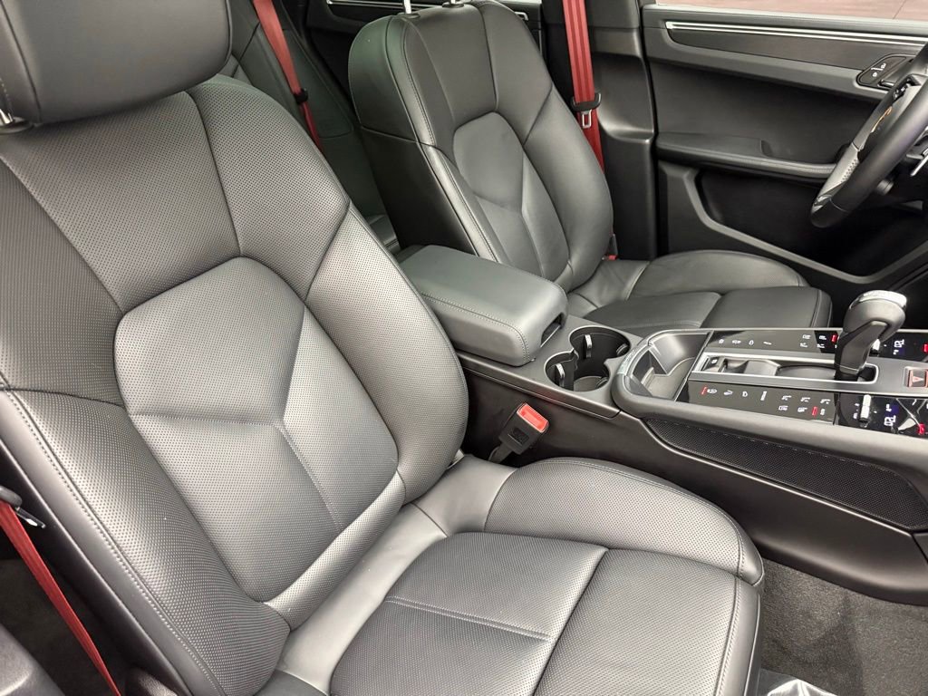 Used 2022 Porsche Macan GTS image 34