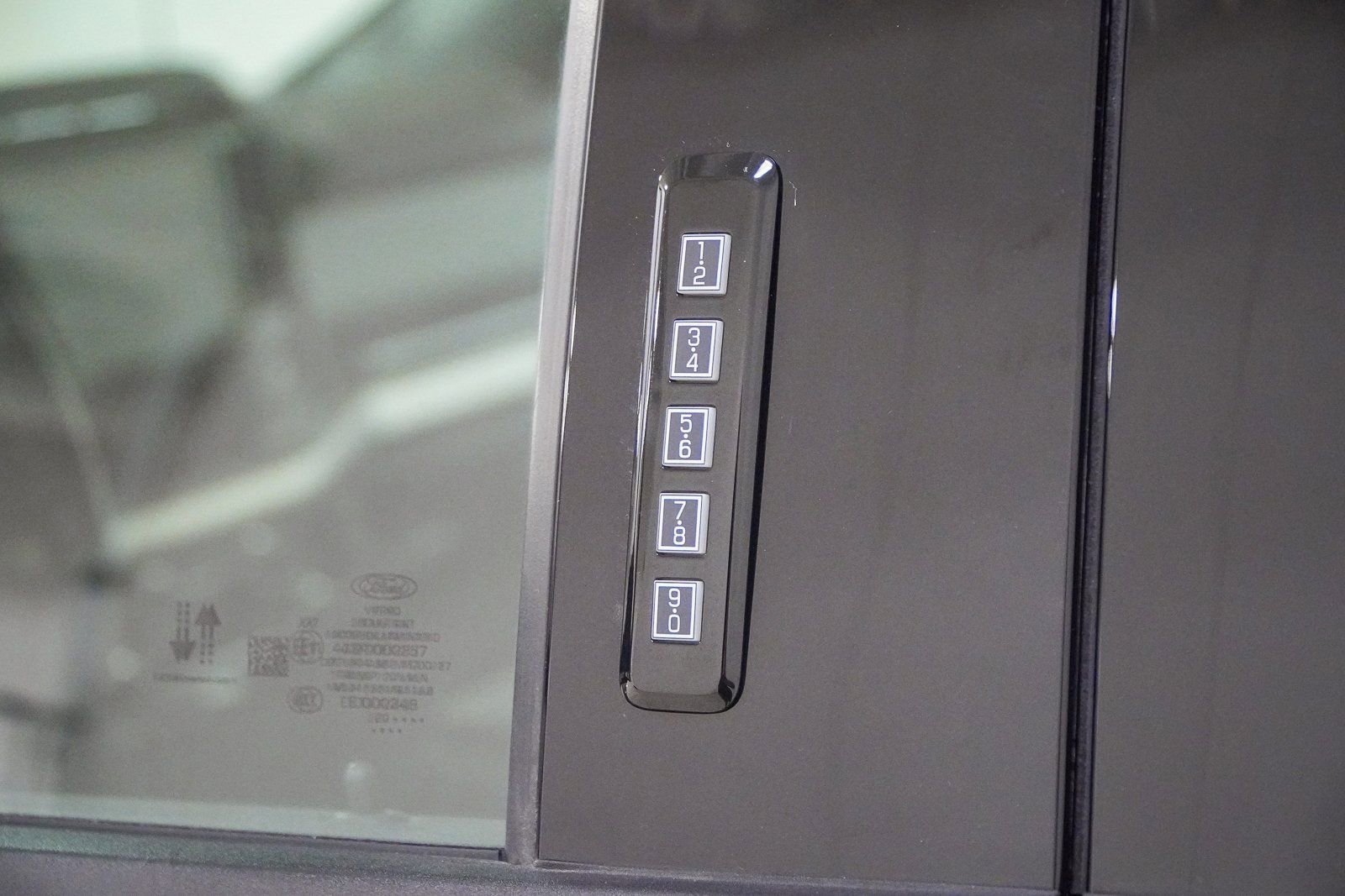 Used 2021 Ford F150 Lariat w/ Max Trailer Tow Package image 19