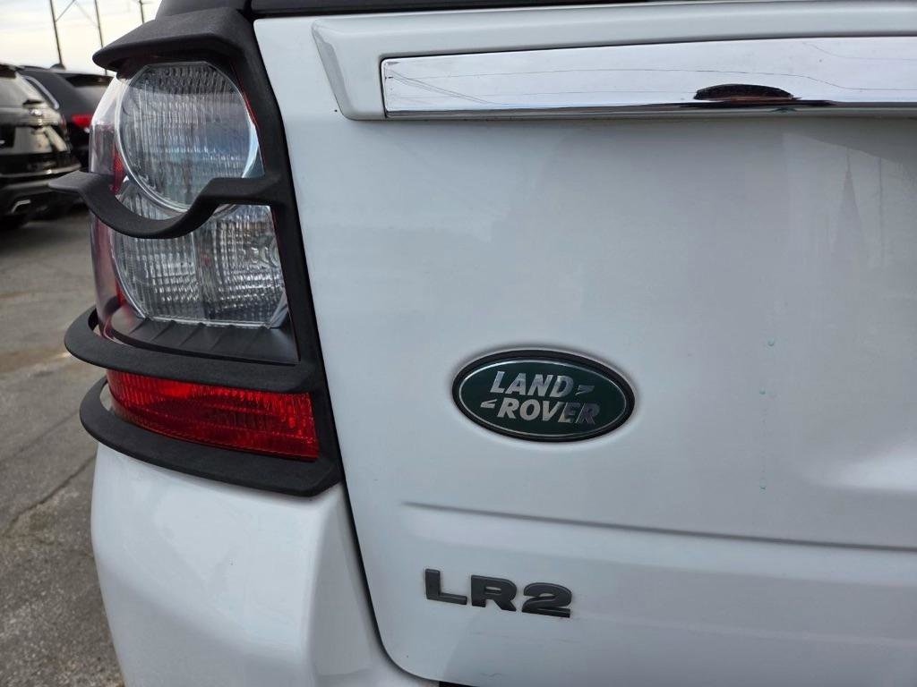 Used 2011 Land Rover LR2 HSE AWD/4WD image 32