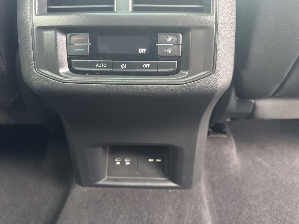 Used 2021 Volkswagen Atlas SE image 36