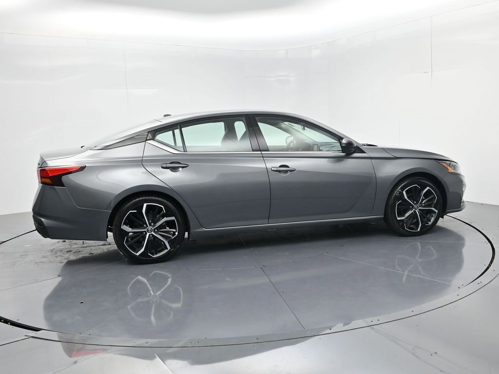 Used 2024 Nissan Altima 2.5 SR image 8