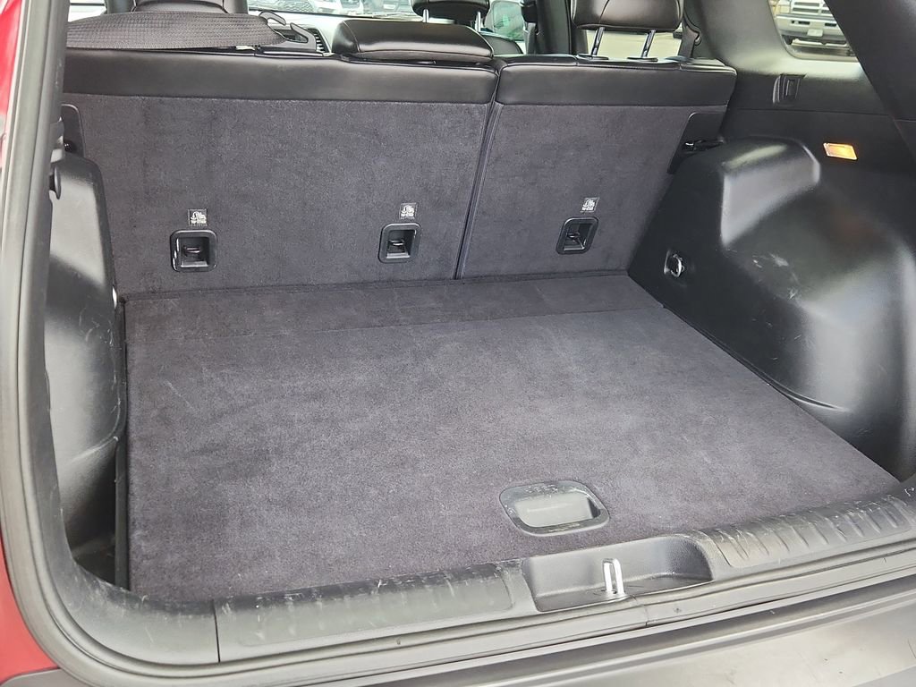 Used 2021 Jeep Cherokee Latitude Plus image 11