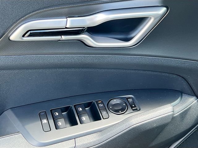 New 2026 Kia Sportage LX FWD image 17