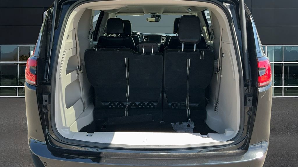 Used 2023 Nissan Frontier SV w/ Tow Package image 29