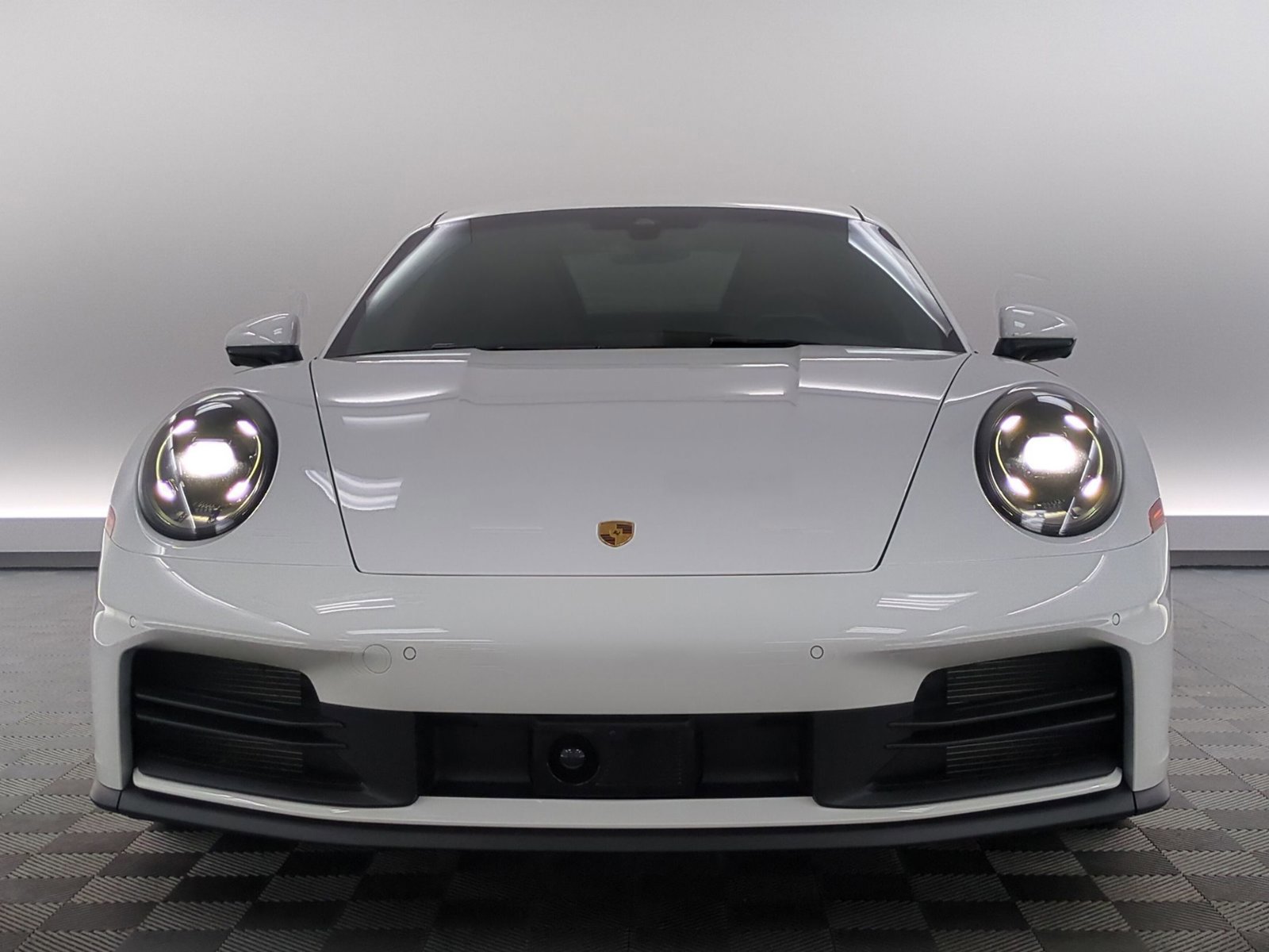 Used 2025 Porsche 911 Carrera RWD image 6