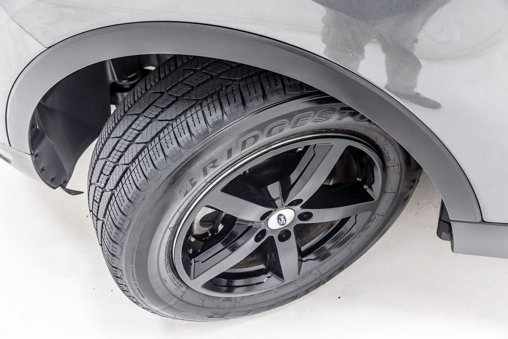 Used 2018 Ford Explorer XLT image 12