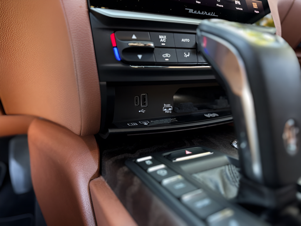 Used 2023 Maserati Quattroporte GT RWD image 10
