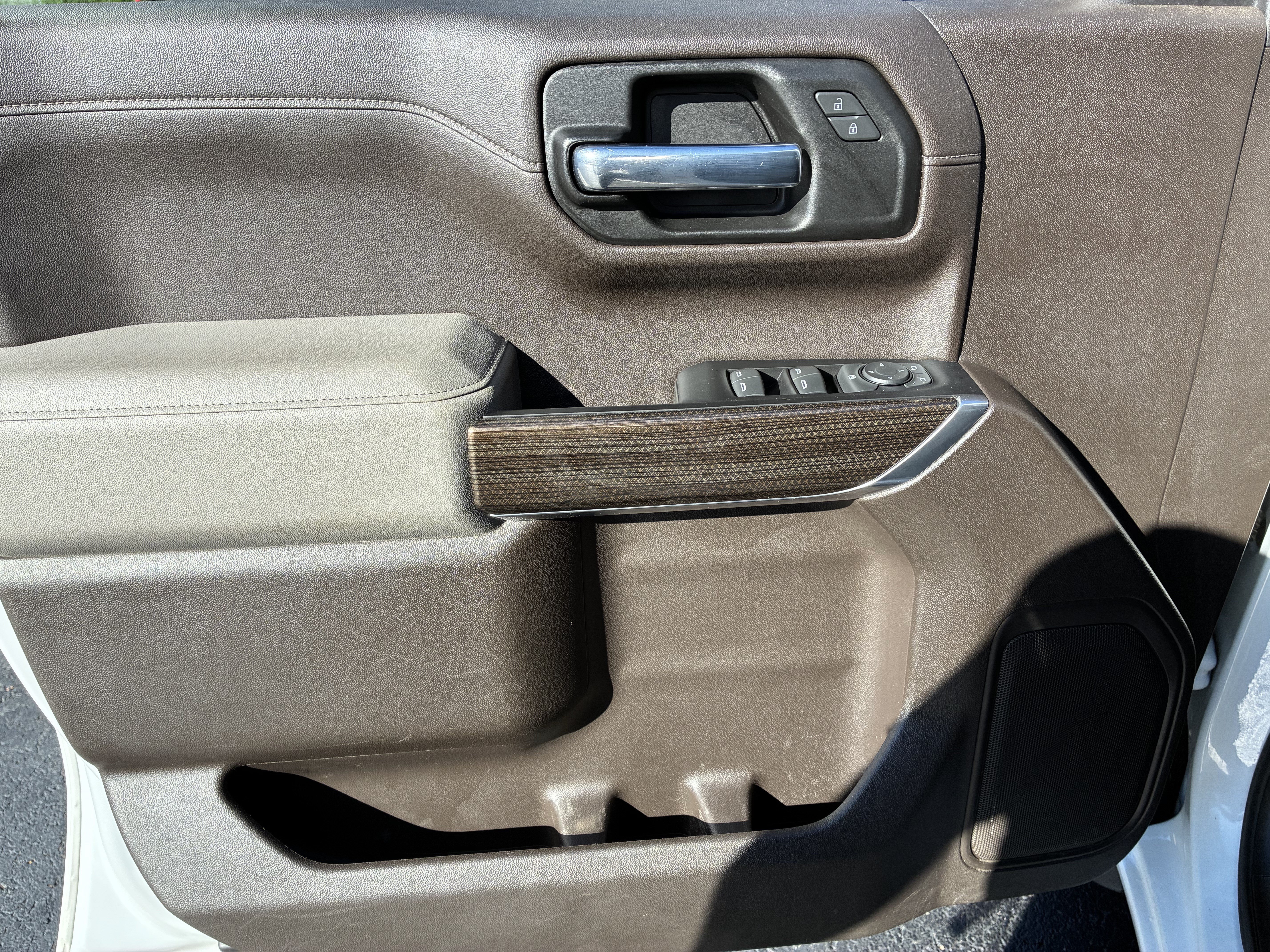 Used 2022 Chevrolet Silverado 1500 LT AWD/4WD image 24