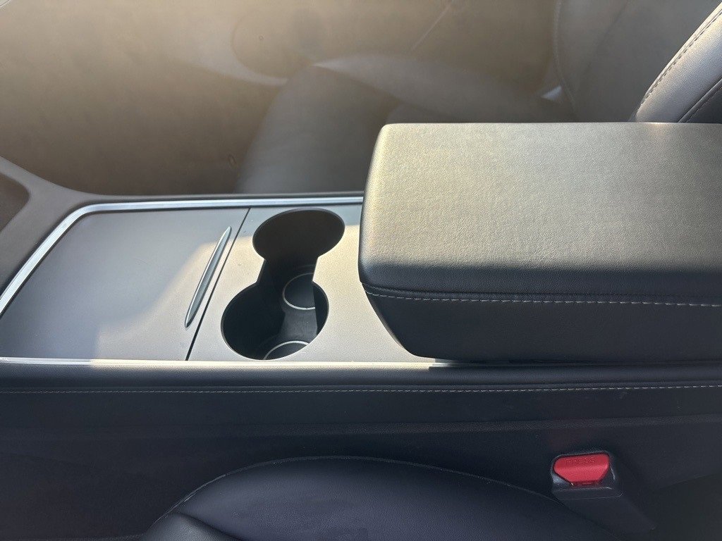 Used 2021 Tesla Model Y Long Range image 14