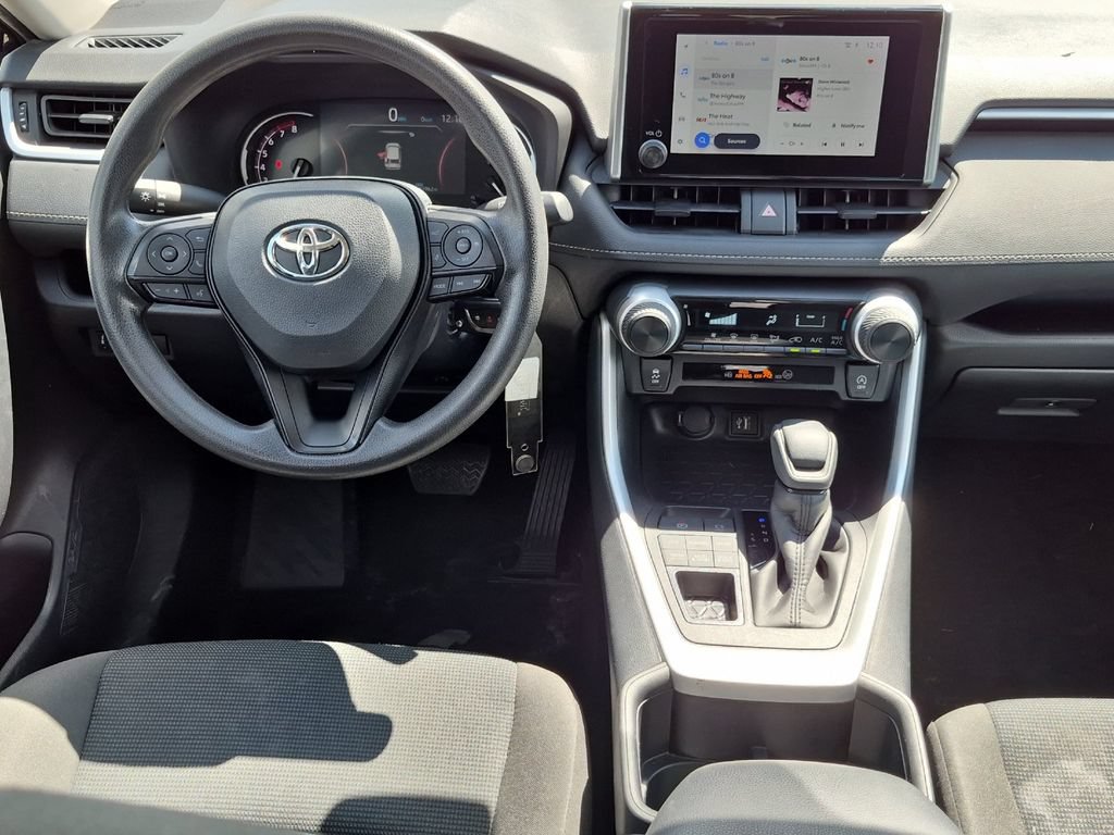 Used 2025 Toyota RAV4 LE AWD/4WD image 14