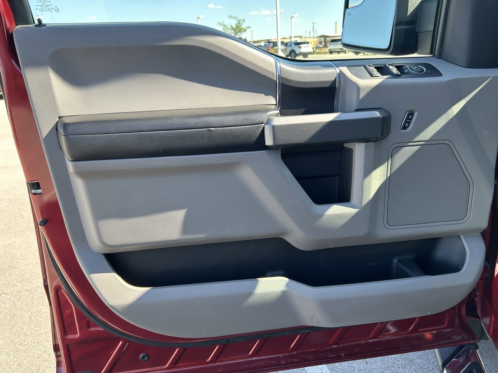 Used 2015 Ford F150 XLT w/ Equipment Group 302A Luxury image 10
