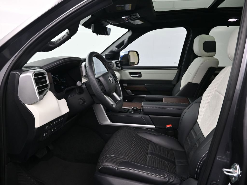 Used 2025 Toyota Sequoia Capstone image 4