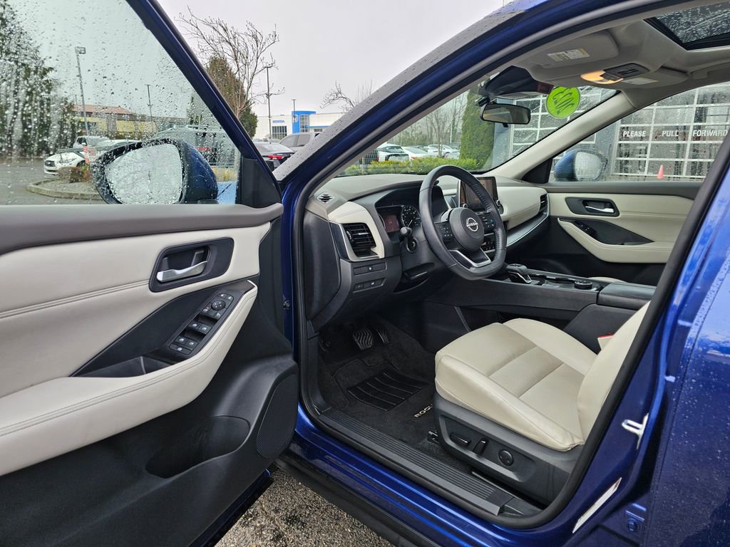 Certified 2023 Nissan Rogue SV w/ SV Premium Package AWD/4WD image 16