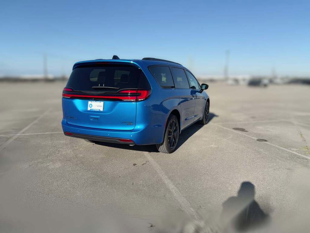 New 2026 Chrysler Pacifica Limited w/ S Appearance Package image 11