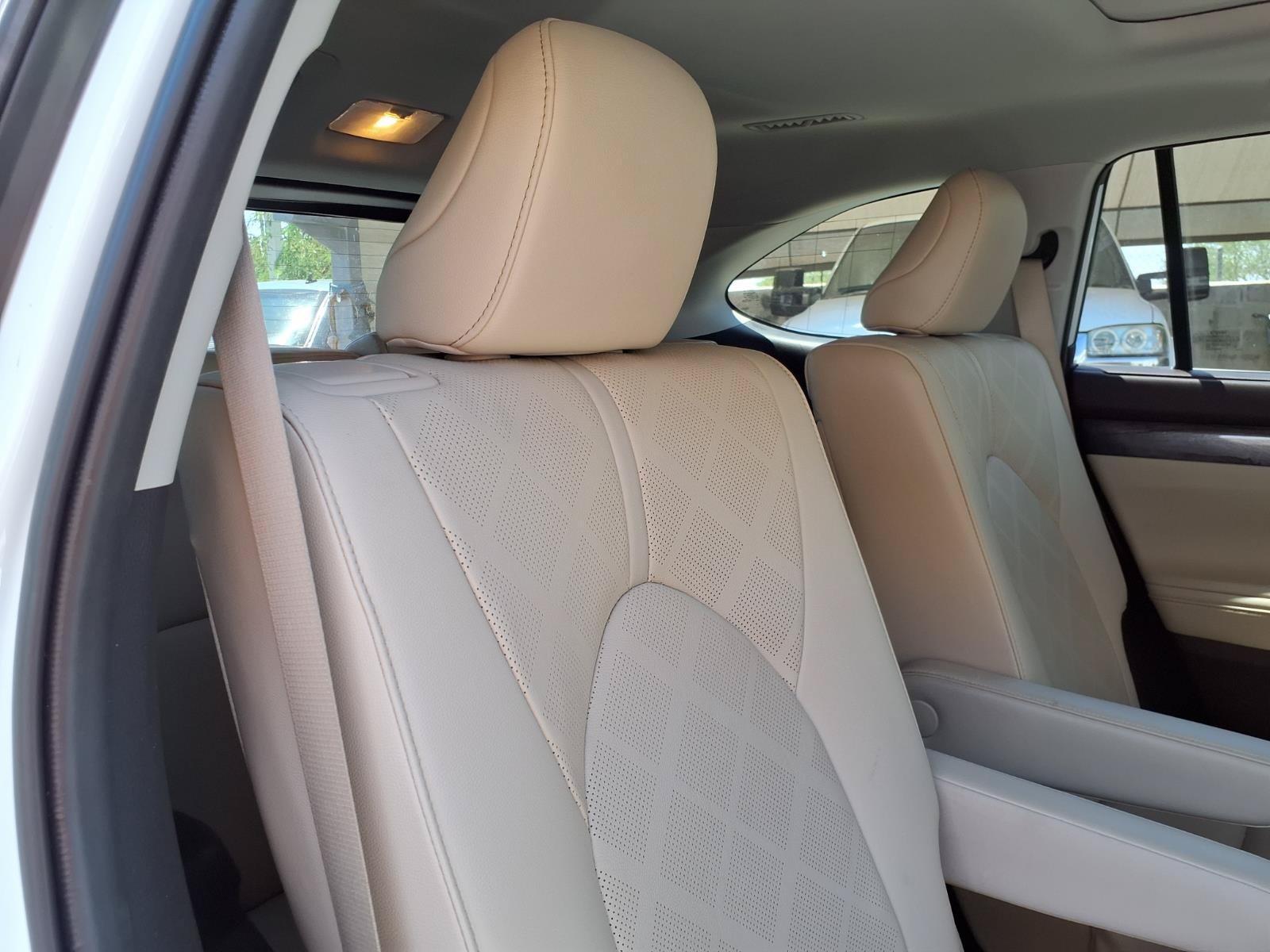 Used 2021 Toyota Highlander Platinum FWD image 14