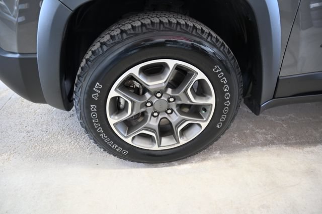 Used 2022 Jeep Cherokee Trailhawk AWD/4WD image 30