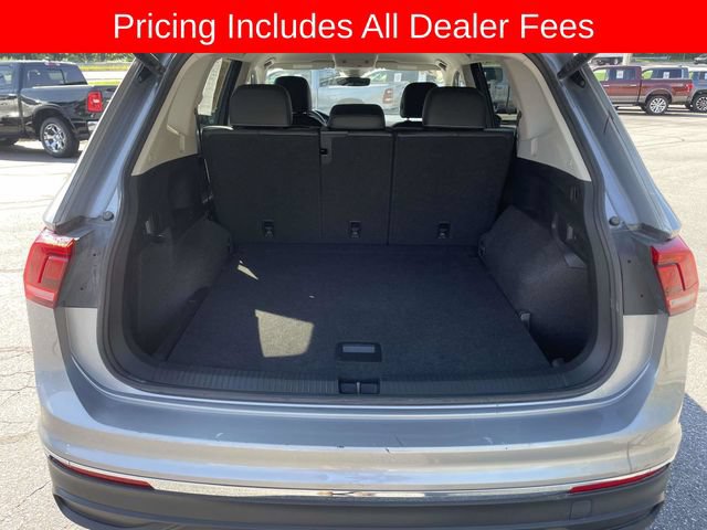 Used 2024 Volkswagen Tiguan SE AWD/4WD image 13