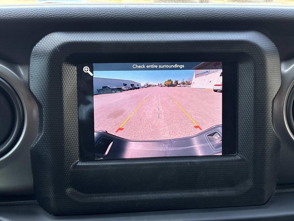 Used 2023 Jeep Gladiator Sport AWD/4WD image 14