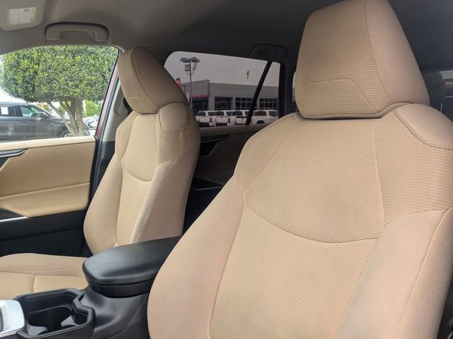 Used 2019 Toyota RAV4 LE FWD image 14