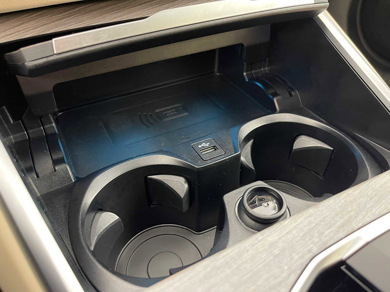 Used 2025 BMW i4 eDrive40 w/ Premium Package image 29