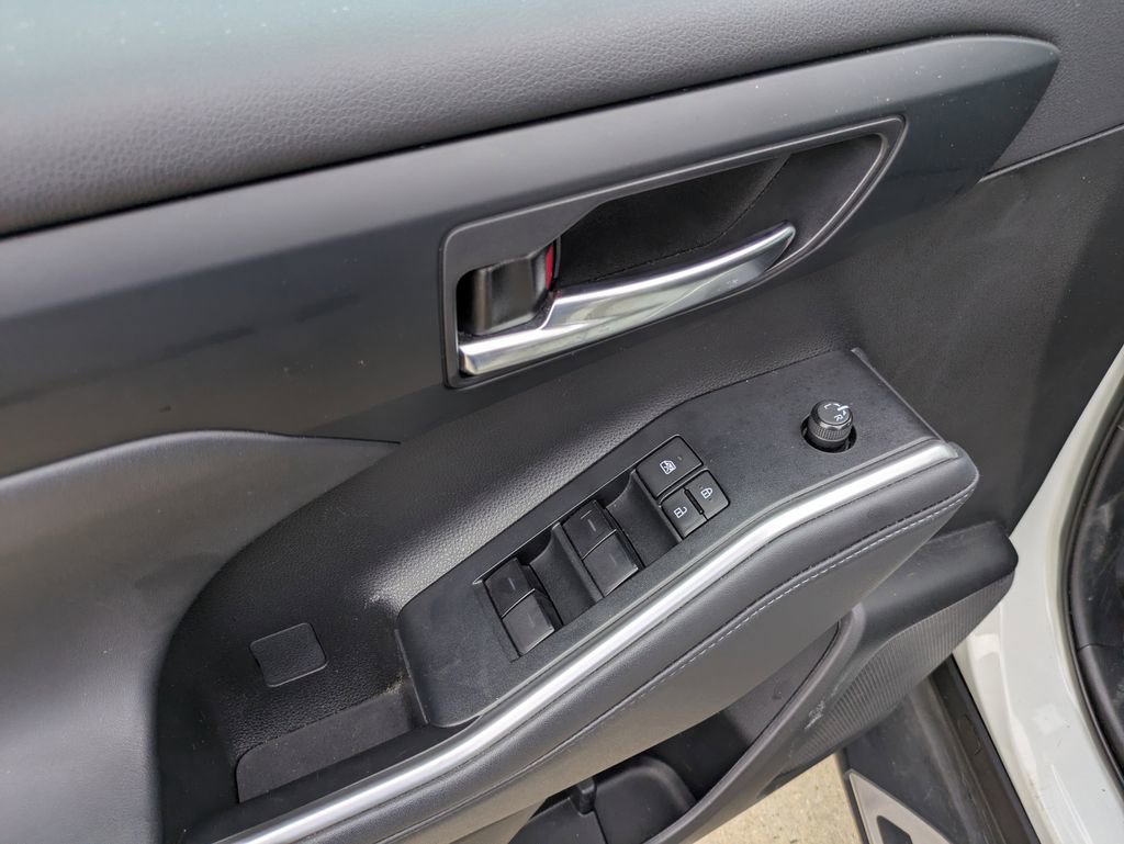 Used 2022 Toyota Highlander XLE image 10