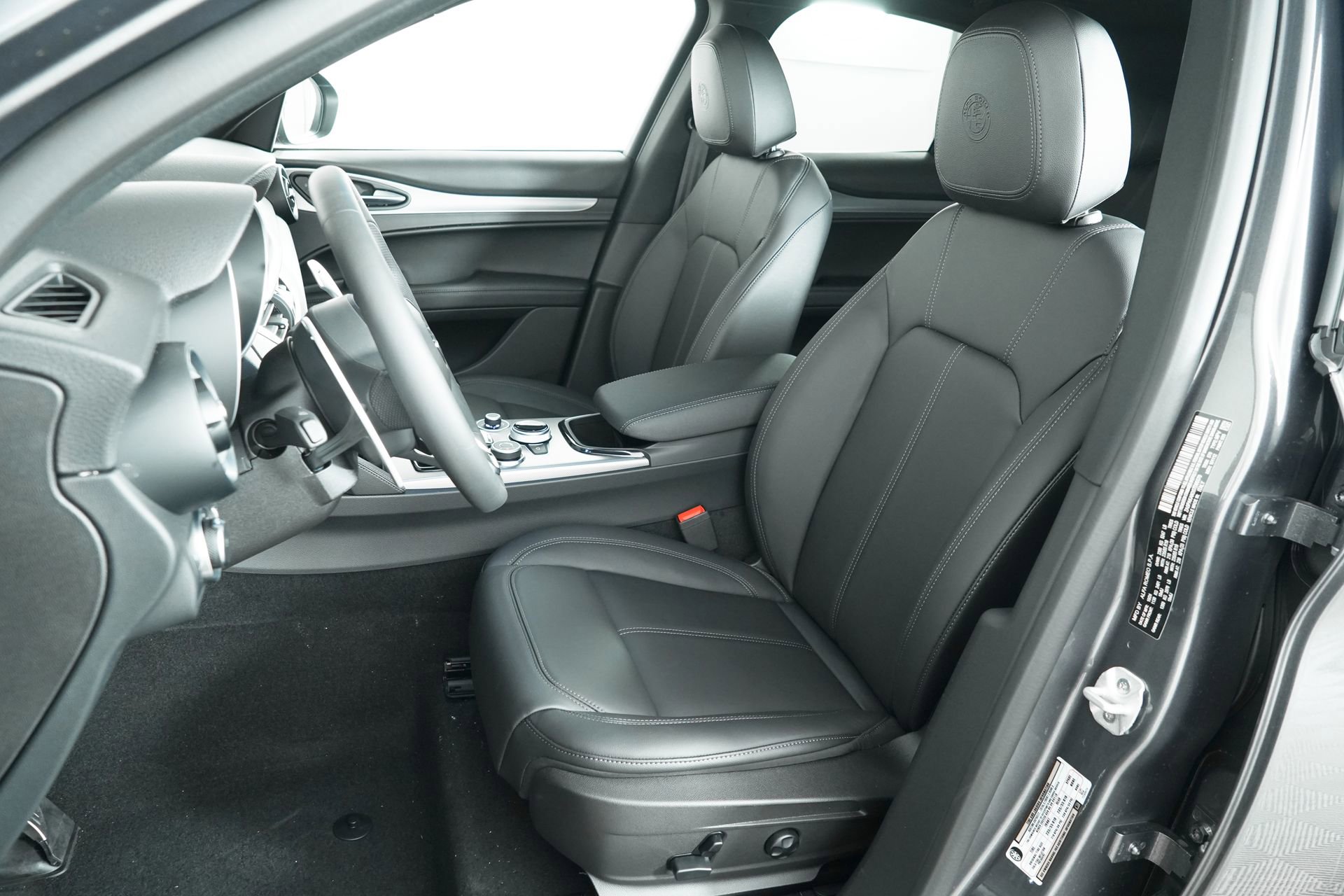New 2025 Alfa Romeo Stelvio Sprint image 29