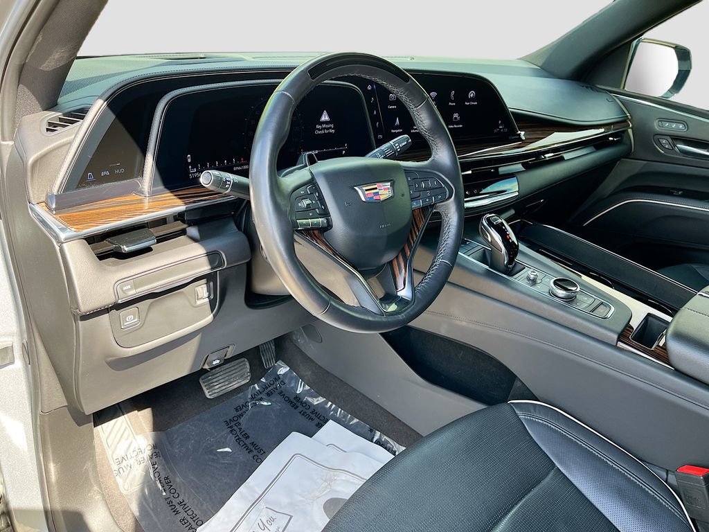 Used 2024 Cadillac Escalade Premium Luxury RWD image 17
