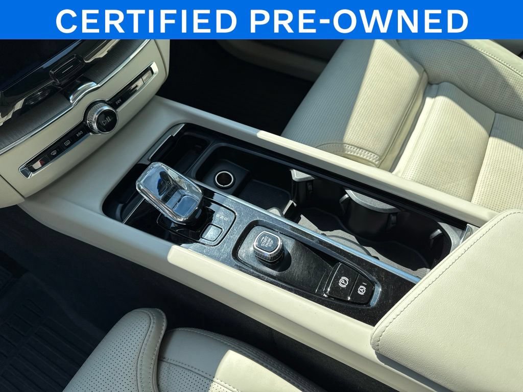 Certified 2024 Volvo XC60 T8 Ultimate w/ Protection Package Premier AWD/4WD image 13