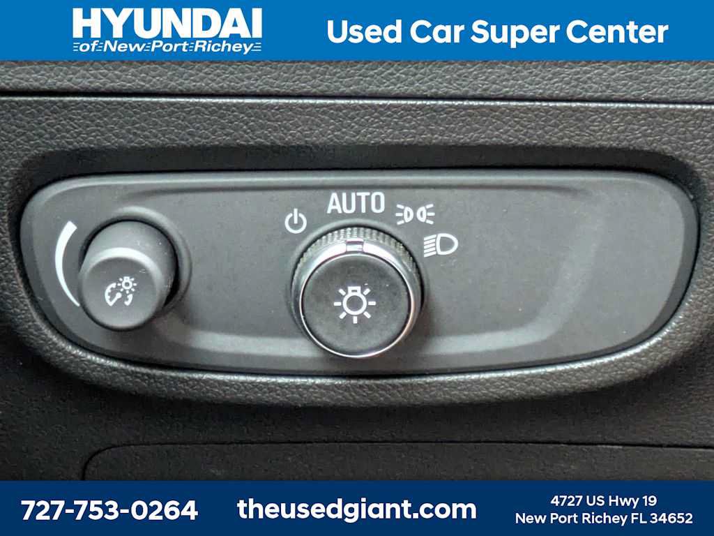 Used 2024 Buick Encore GX Sport Touring FWD image 27
