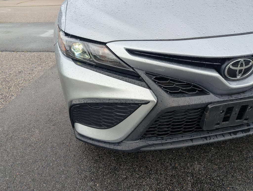 Used 2023 Toyota Camry SE w/ Cold Weather Package AWD/4WD image 10