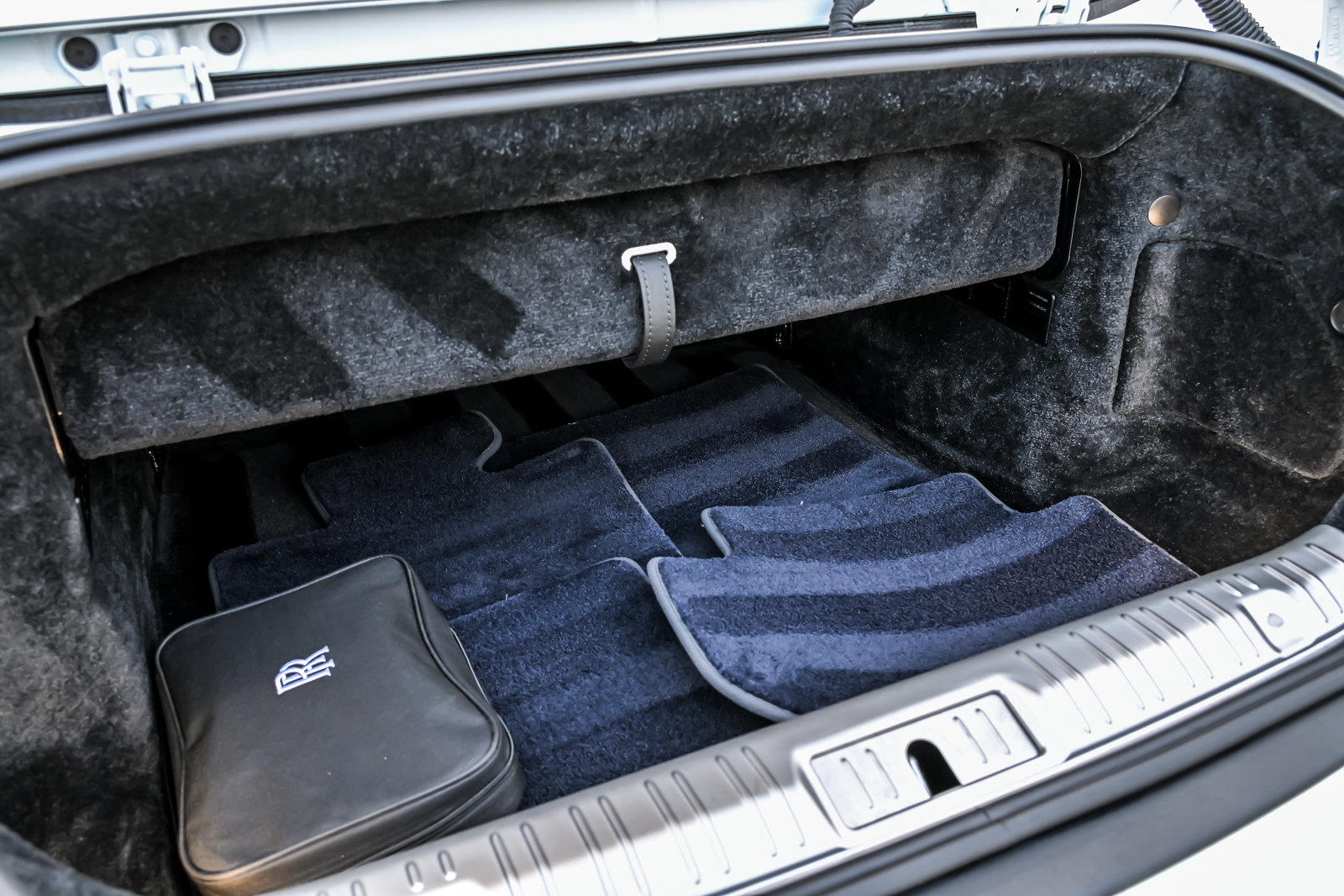 Used 2020 Rolls-Royce Dawn RWD image 15