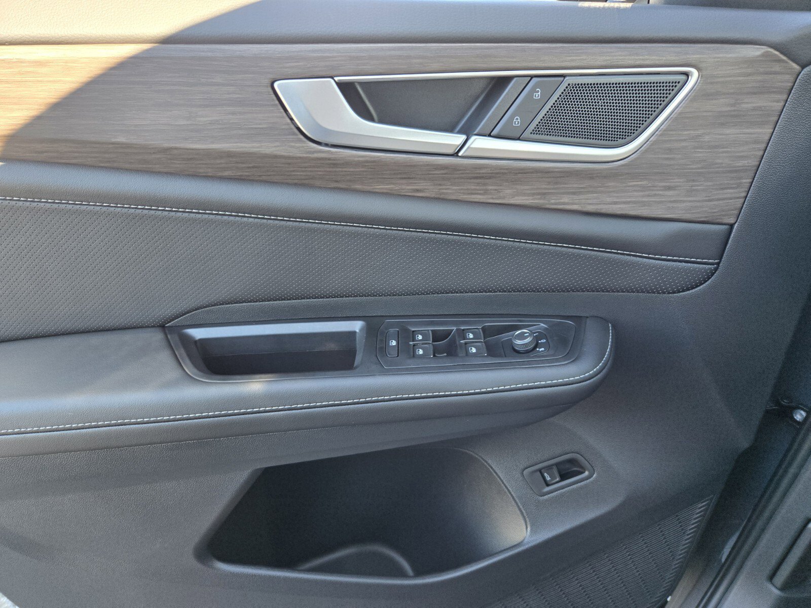 New 2026 Volkswagen Atlas SEL image 23