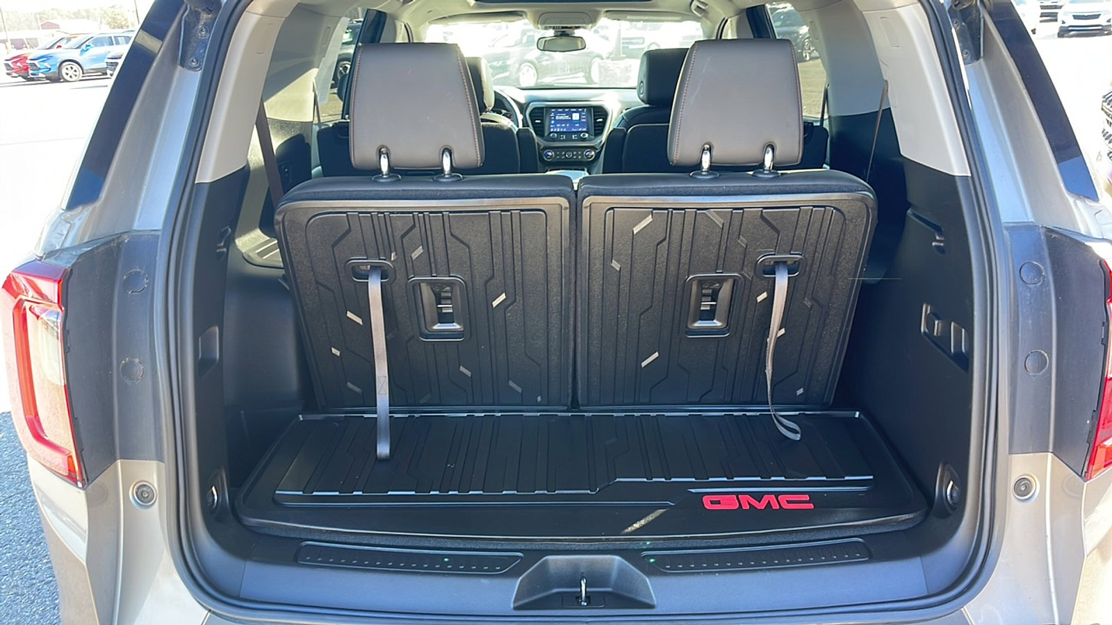 Used 2023 GMC Acadia AT4 w/ Technology Package image 16