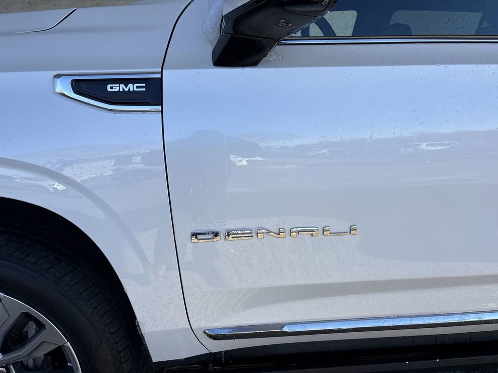 Certified 2022 GMC Yukon XL Denali image 32