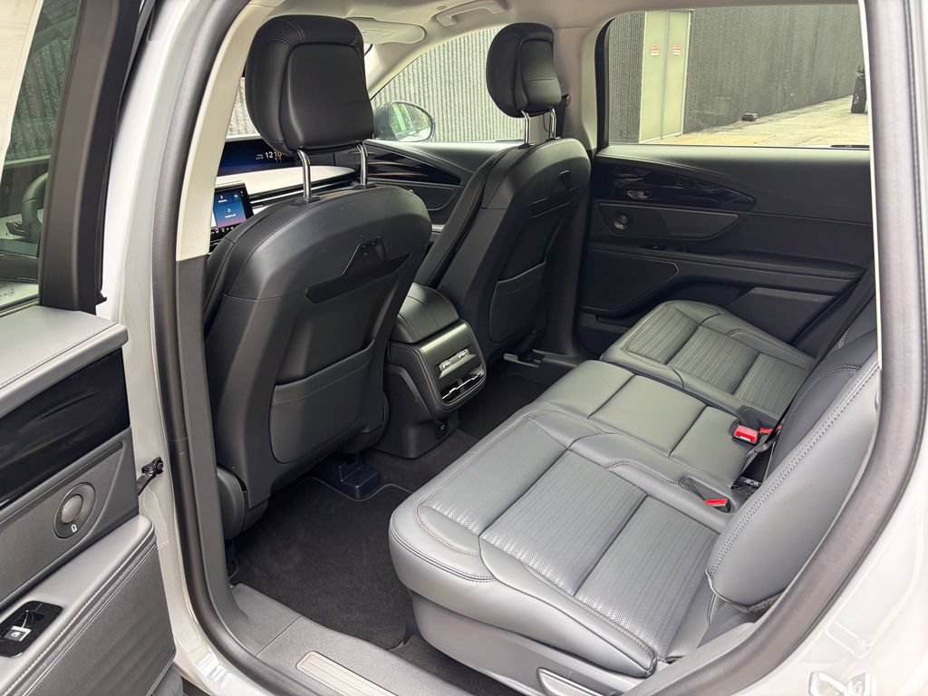 New 2026 Lincoln Nautilus Reserve AWD/4WD image 17