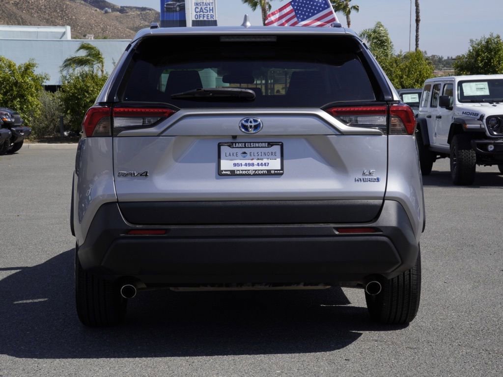 Used 2023 Toyota RAV4 LE AWD/4WD image 5
