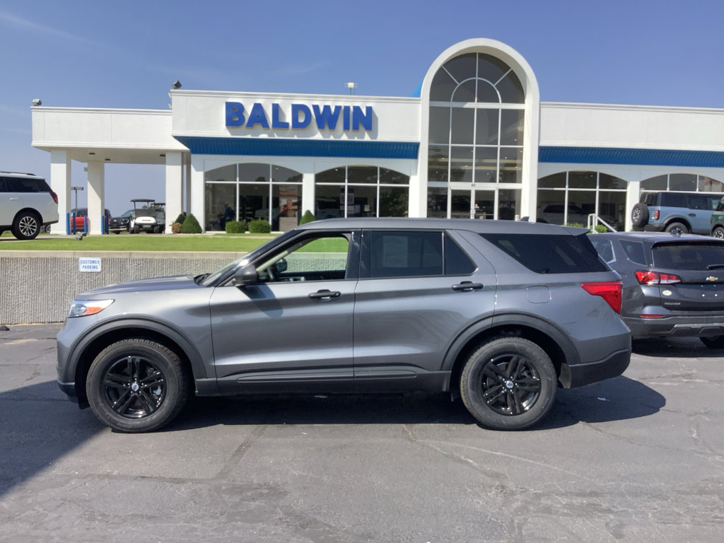 Used 2023 Ford Explorer XLT w/ Equipment Group 202A image 4