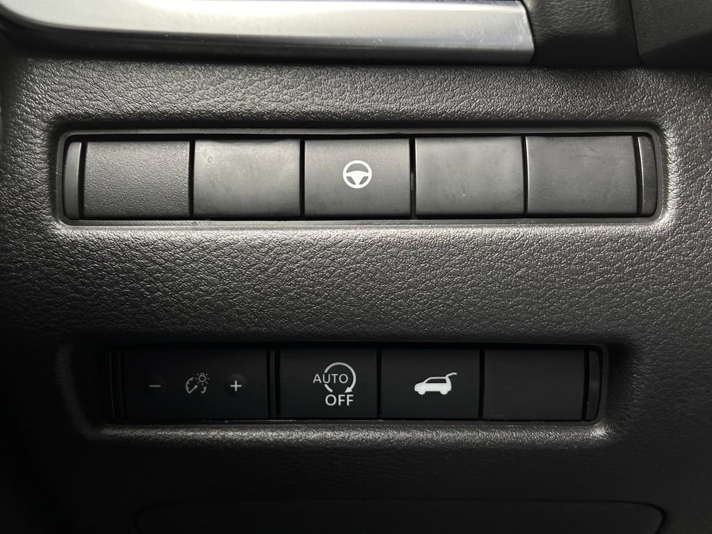 Used 2026 Nissan Rogue SL AWD/4WD image 24