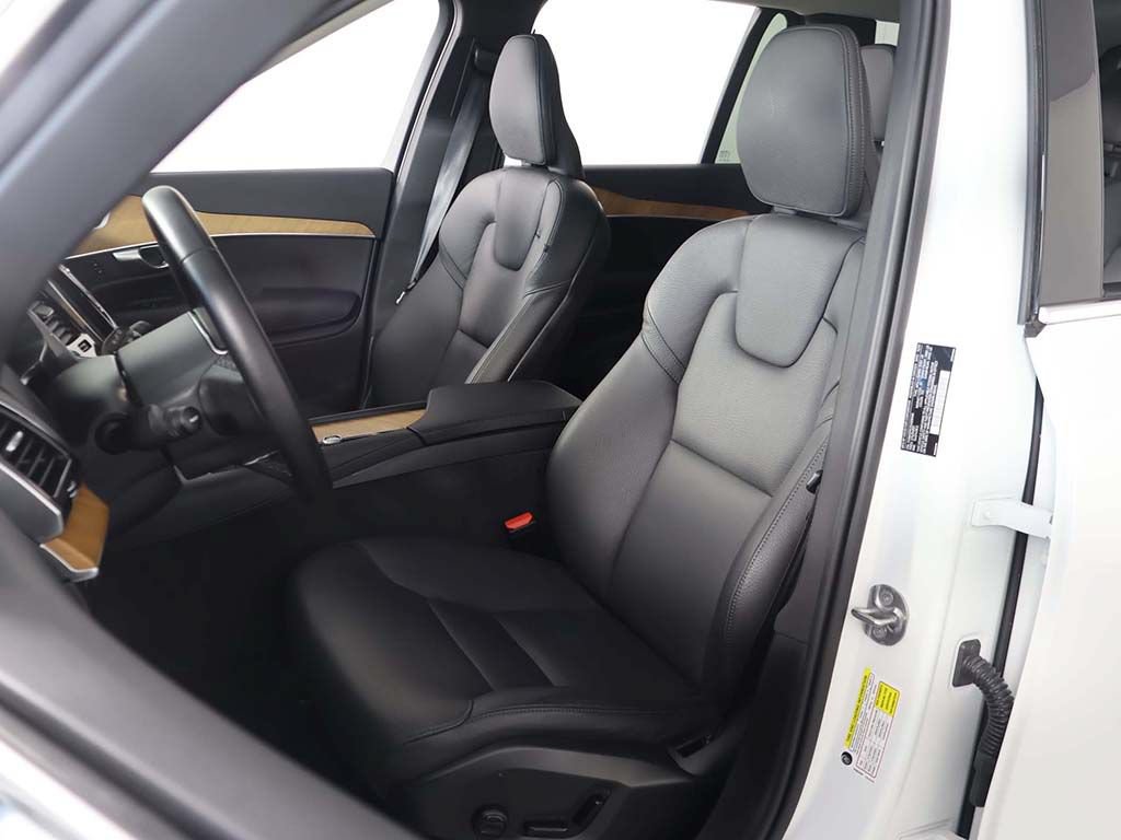 Used 2025 Volvo XC90 B5 Plus AWD/4WD image 34