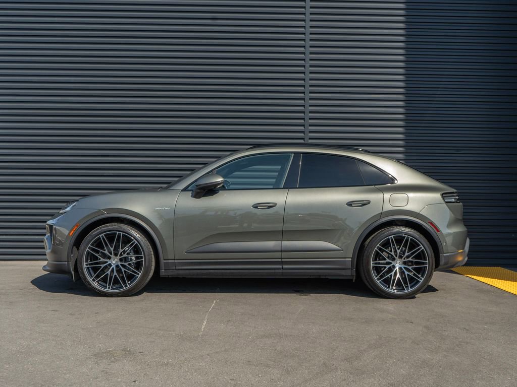 Used 2024 Porsche Macan 4 Electric image 2