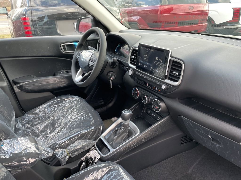 New 2026 Hyundai Venue SE image 8