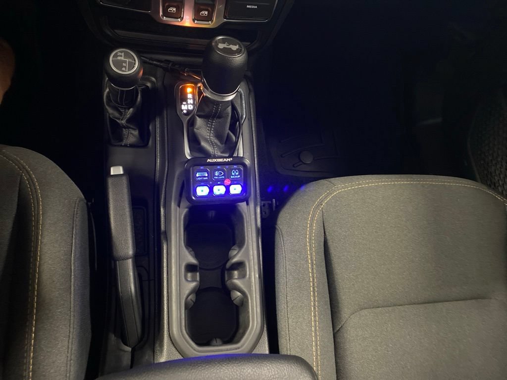 Used 2025 Jeep Wrangler Sport AWD/4WD image 35