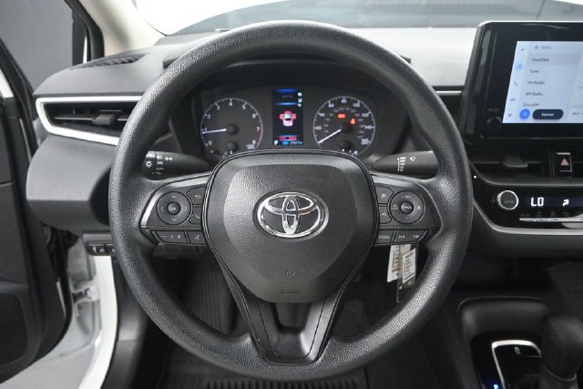 Used 2025 Toyota Corolla LE FWD image 7