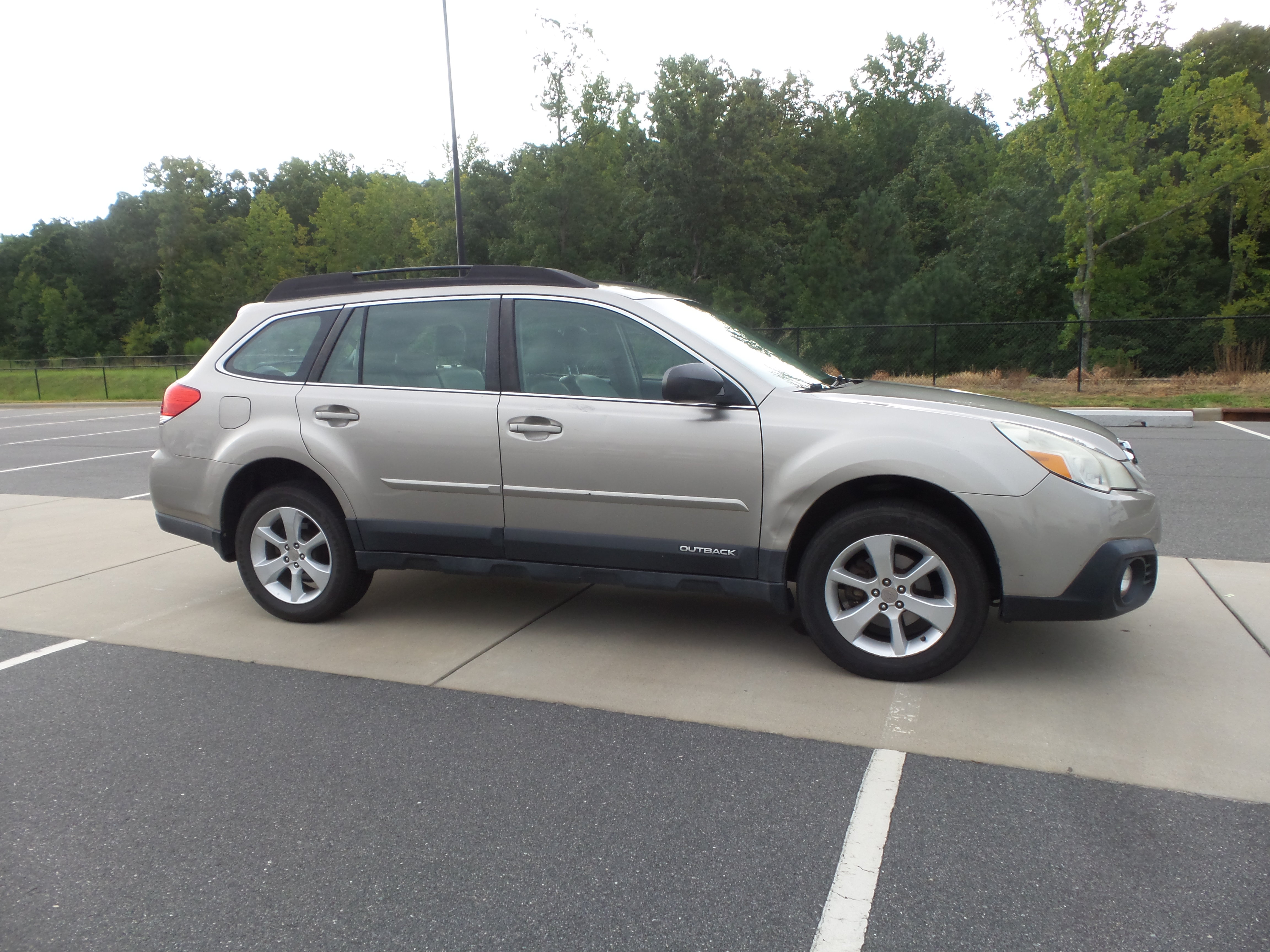 Used 2014 Subaru Outback 2.5i AWD/4WD image 10