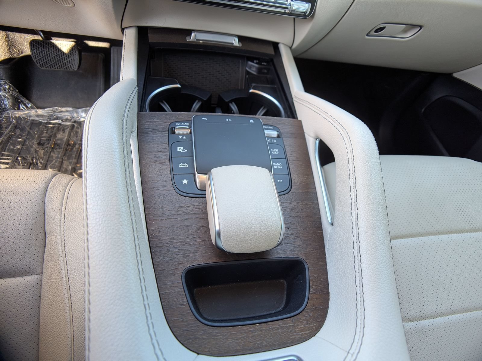 Used 2021 Mercedes-Benz GLE 350 w/ Premium Package image 23